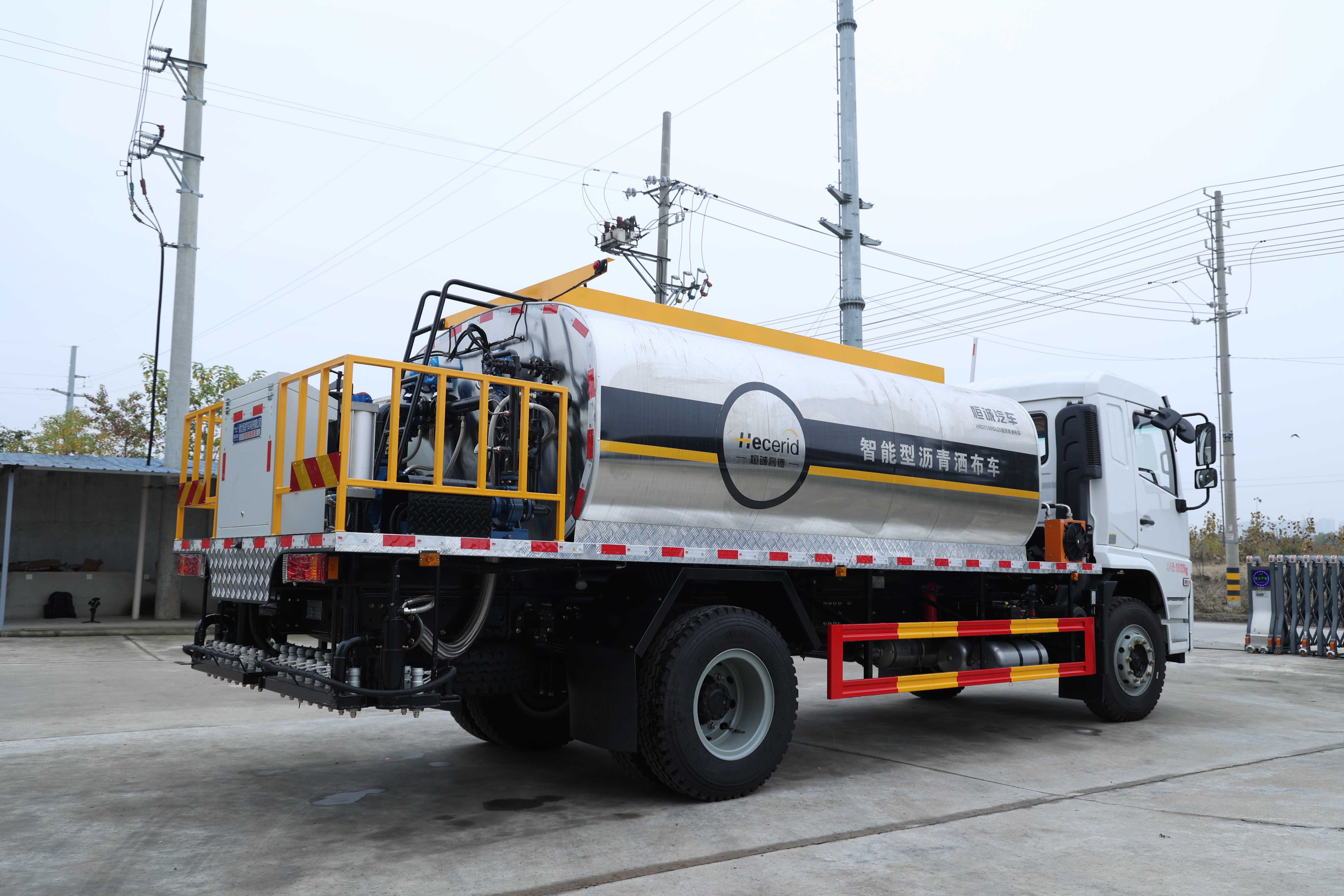 掌握核心要点，让恒诚沥青洒布车成为您最可靠的筑路伙伴